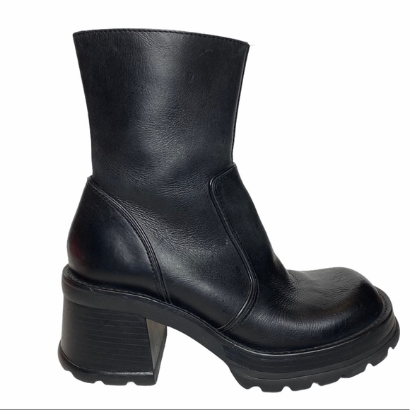 Steve Madden Shoes - Vintage Steve Madden “Hott” Boots. Size 8 1/2